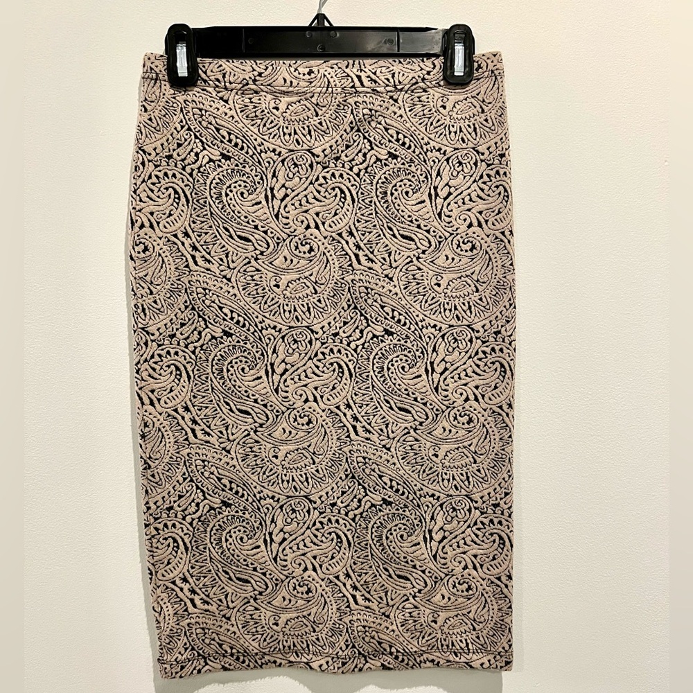 Forever 21 Knit Paisley Beige and Black Pencil Skirt Size M